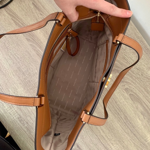 Michael Kors Mott Leather Tote 30F7GOXT2L in Acorn - Picture 4 of 6